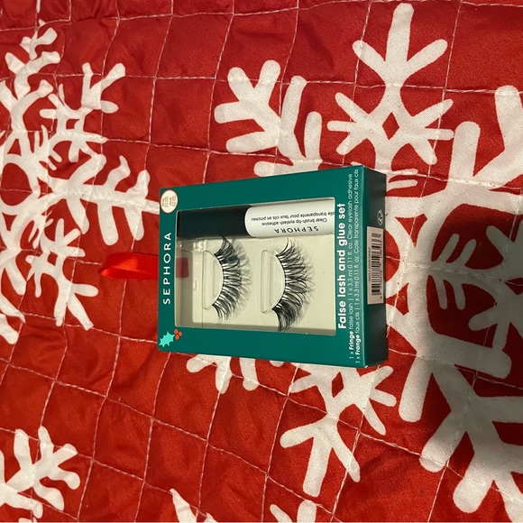 Sephora lashes !! - Picture 1 of 2